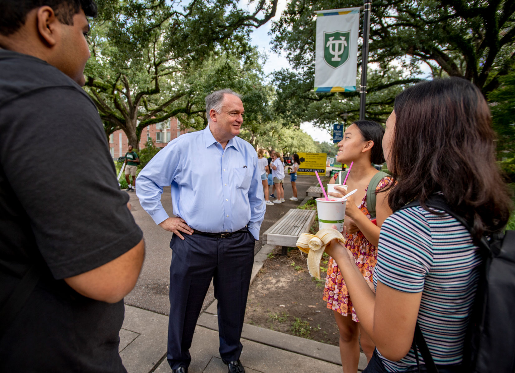 President Fitts chats with students on the uptown campus